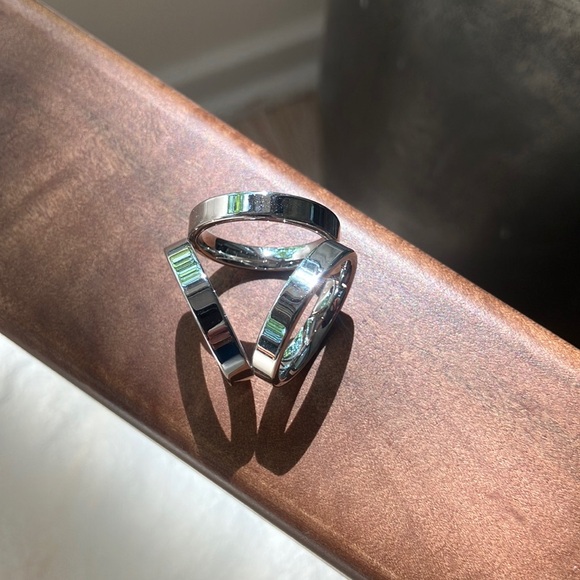 Elegant Silver scarf ring - Picture 1 of 1